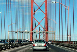 Como pagar menos dinheiro na Portagem da Ponte 25 de Abril