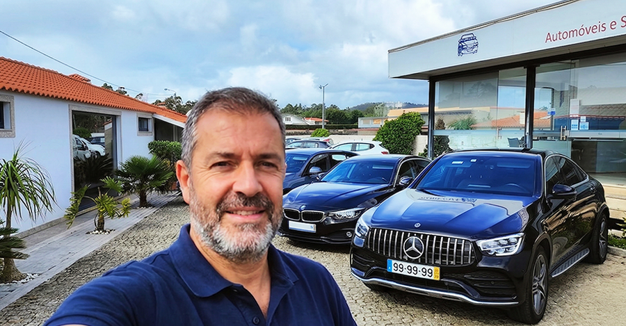 Cliente a procurar pelo seguro automóvel barato